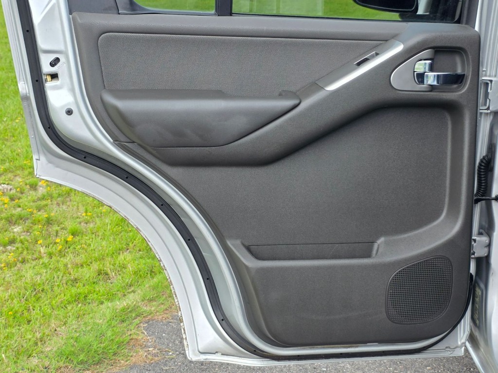 2012 Nissan Pathfinder Image 38