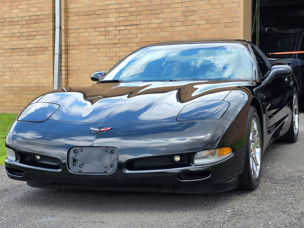 1998 Chevrolet Corvette Image 2