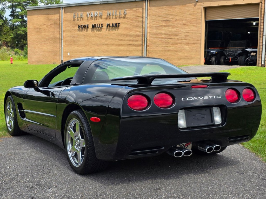 1998 Chevrolet Corvette Image 10