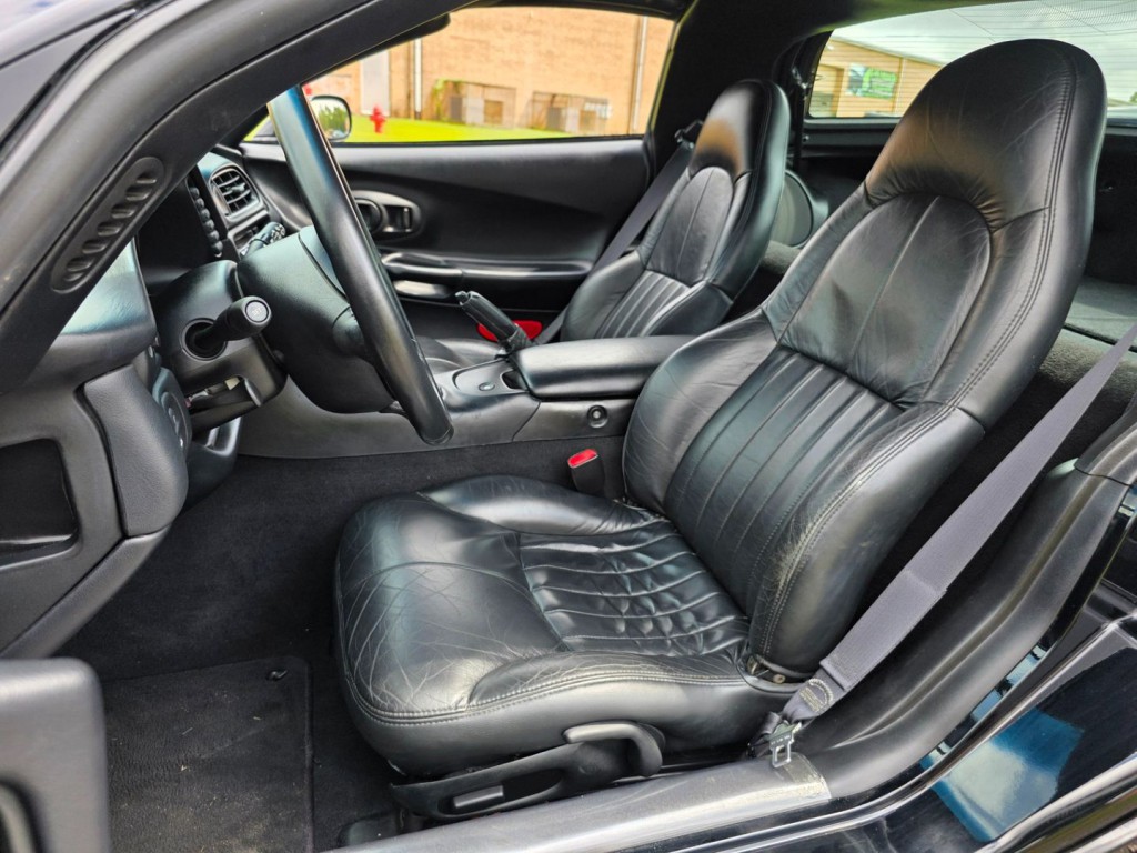 1998 Chevrolet Corvette Image 25