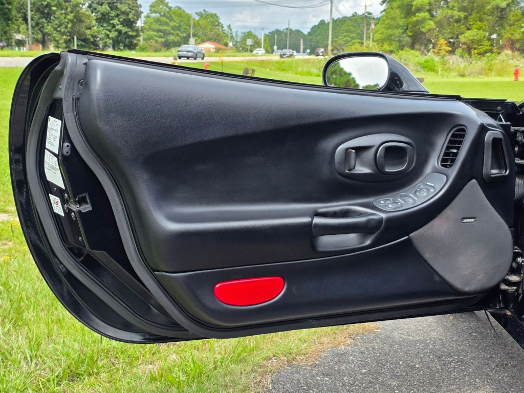 1998 Chevrolet Corvette Image 36