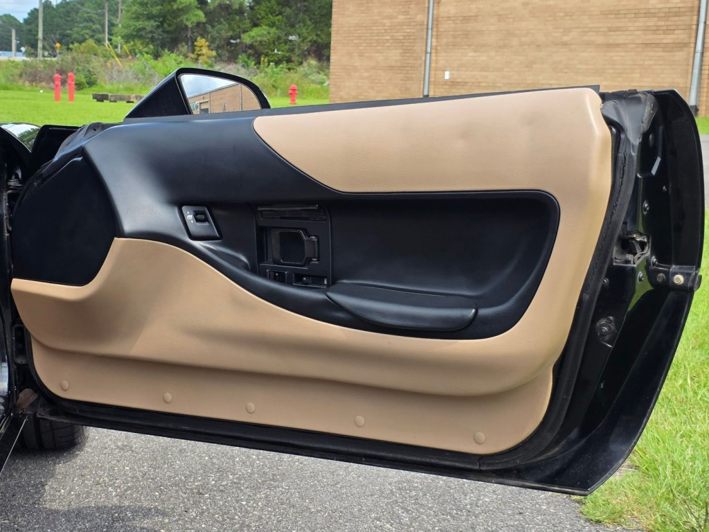 1995 Chevrolet Corvette Image 38