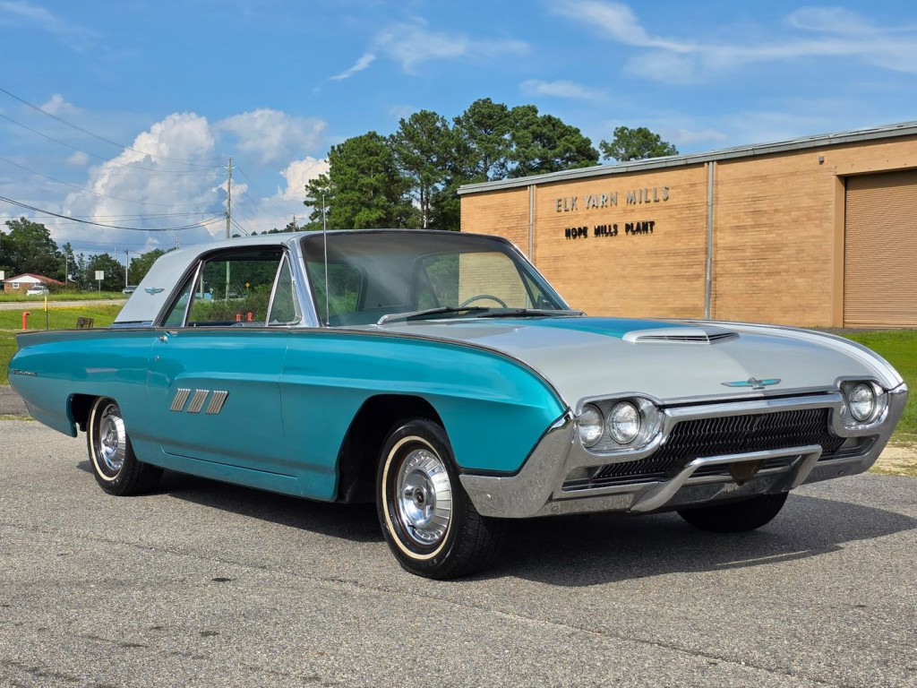 1963 Ford Thunderbird Image 5