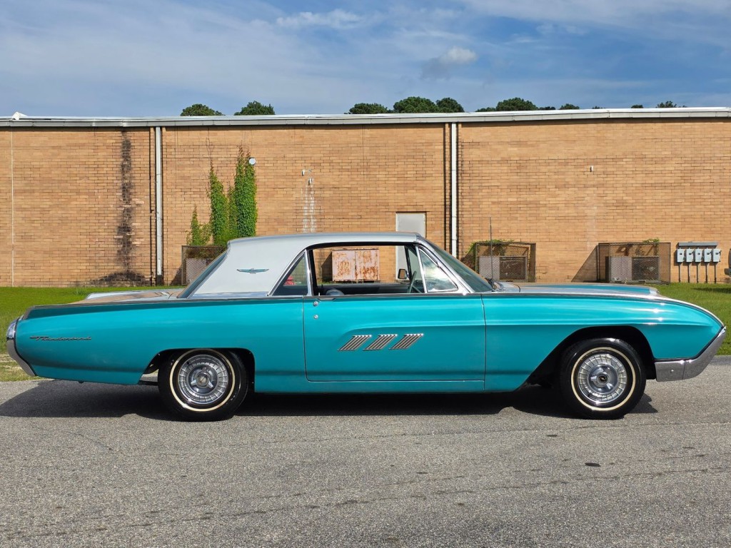 1963 Ford Thunderbird Image 6