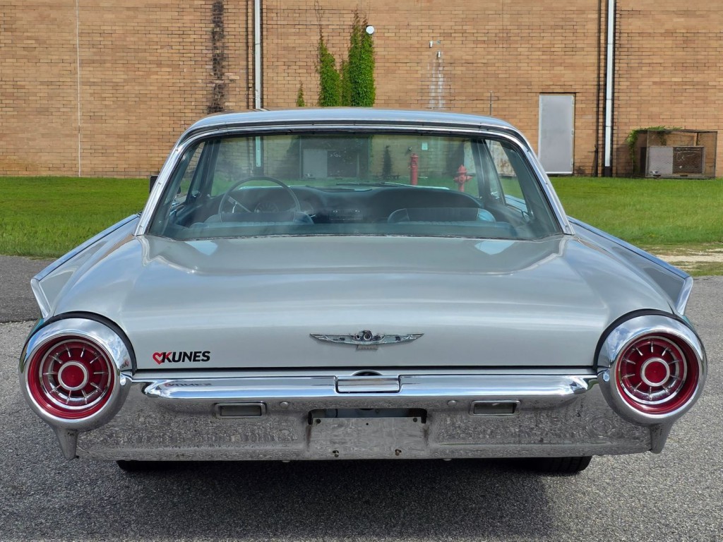 1963 Ford Thunderbird Image 9