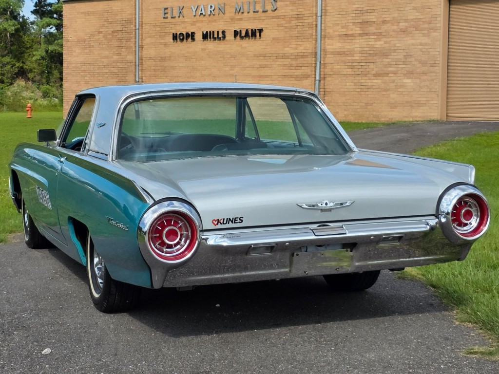 1963 Ford Thunderbird Image 10