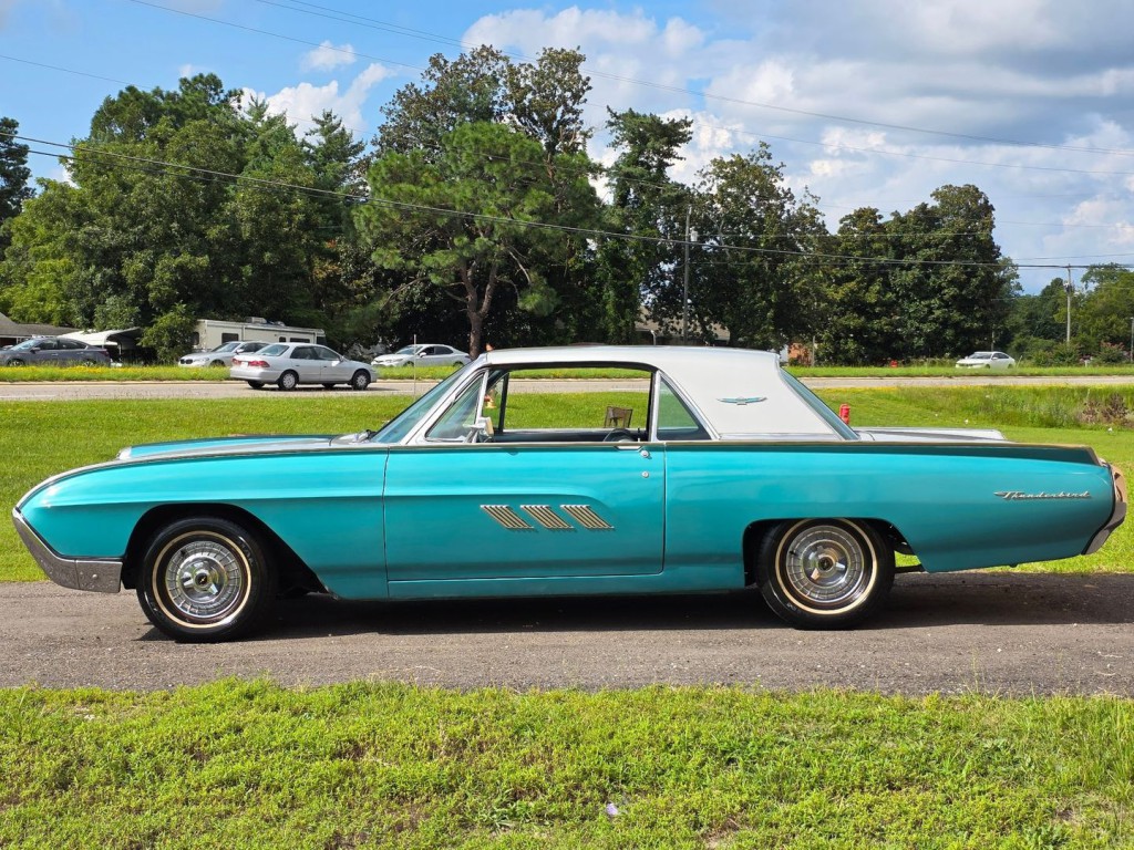 1963 Ford Thunderbird Image 12
