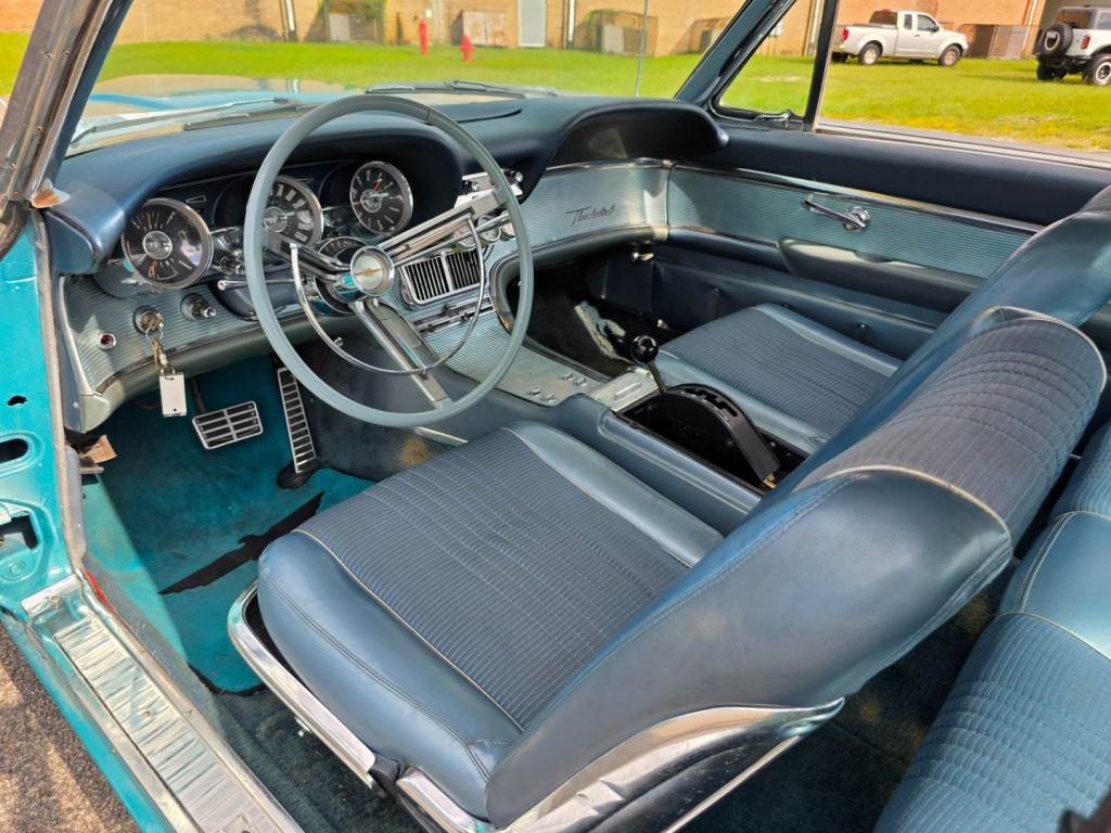1963 Ford Thunderbird Image 16