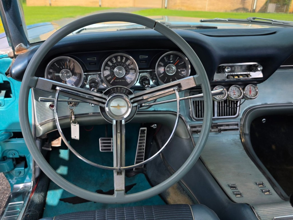 1963 Ford Thunderbird Image 17