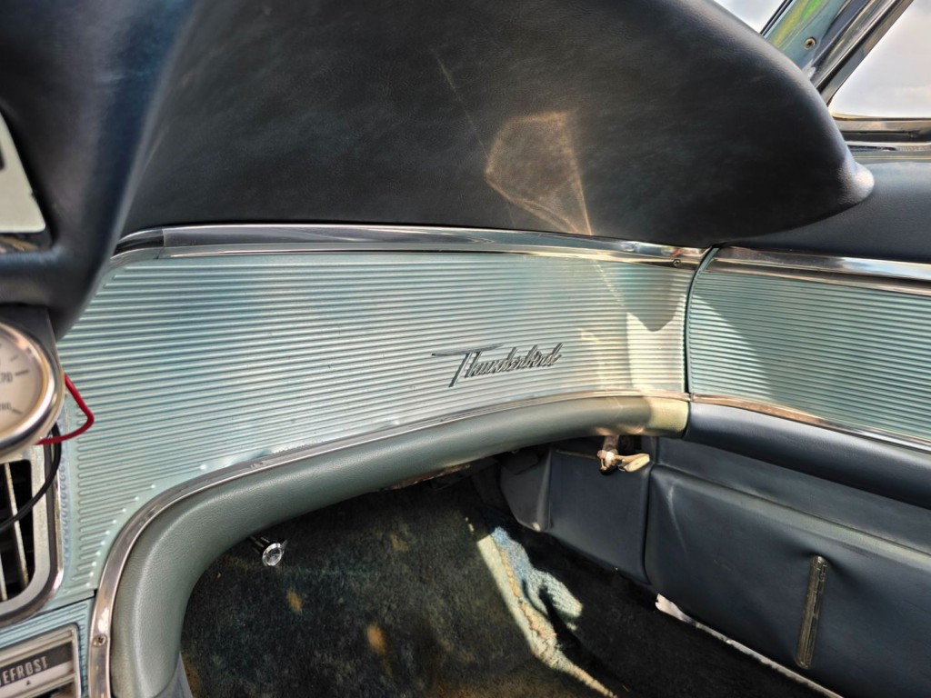 1963 Ford Thunderbird Image 23