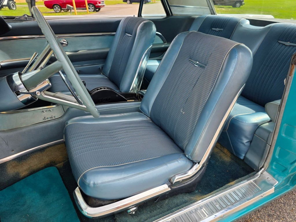 1963 Ford Thunderbird Image 25