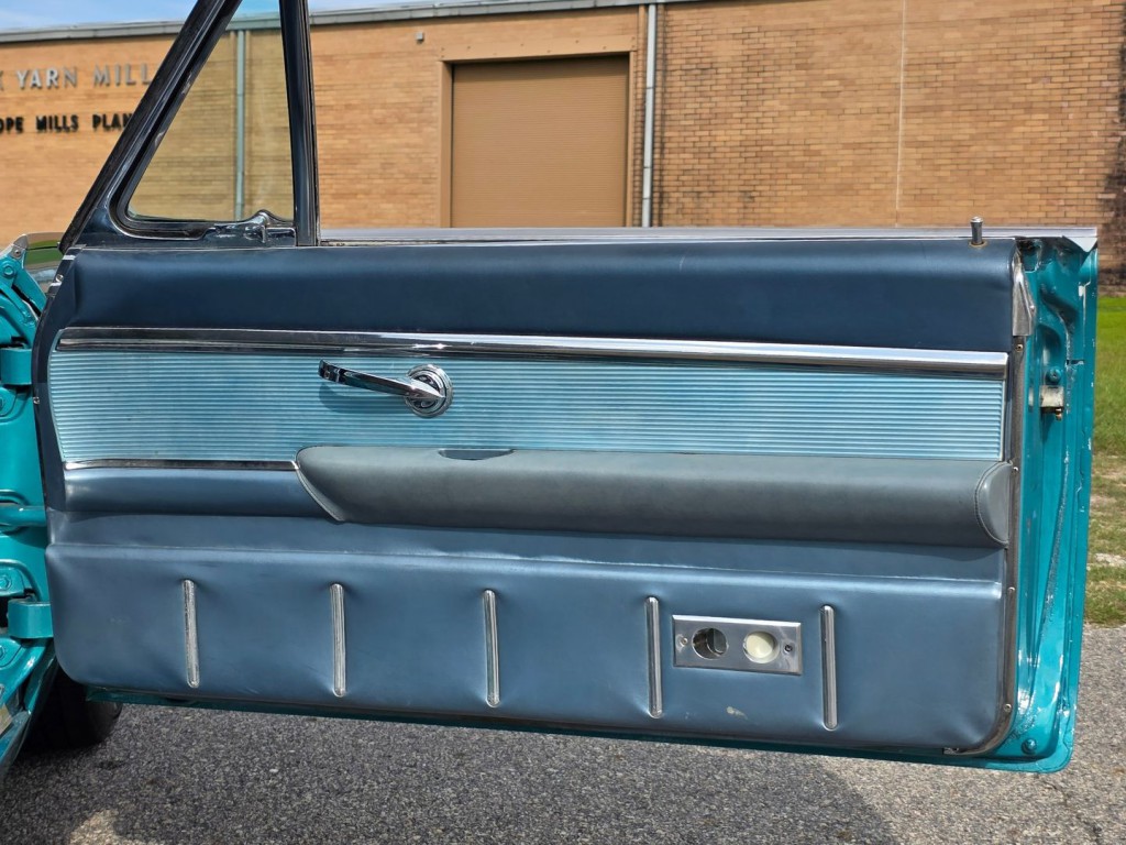 1963 Ford Thunderbird Image 37