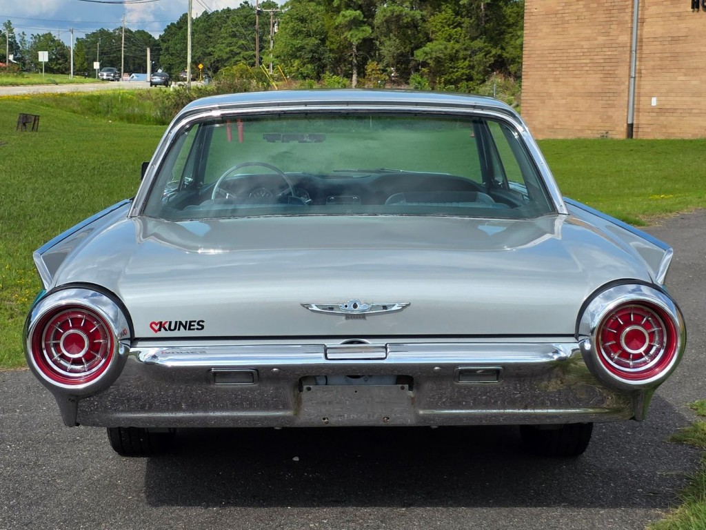 1963 Ford Thunderbird Image 43