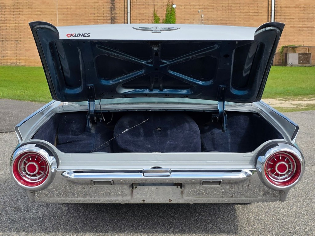 1963 Ford Thunderbird Image 44