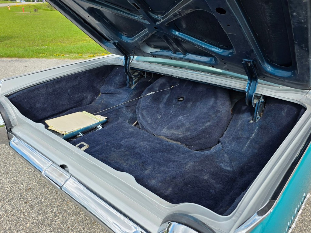 1963 Ford Thunderbird Image 45