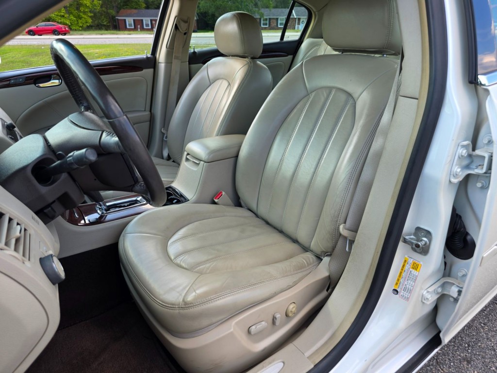 2007 Buick Lucerne Image 25