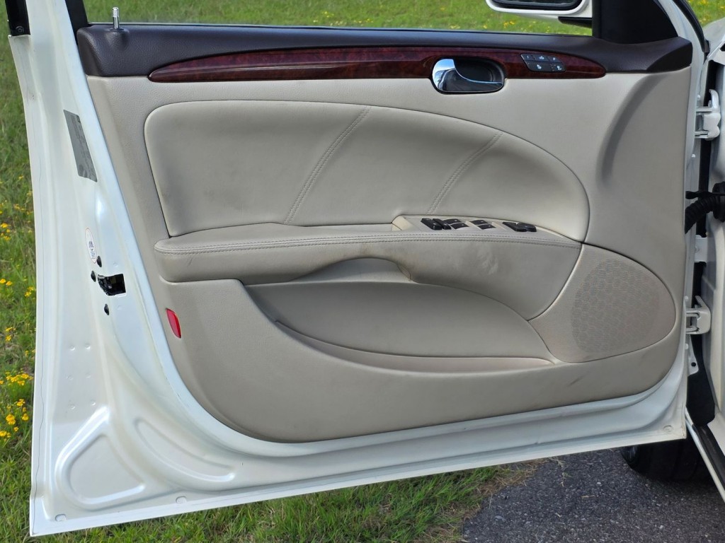 2007 Buick Lucerne Image 32
