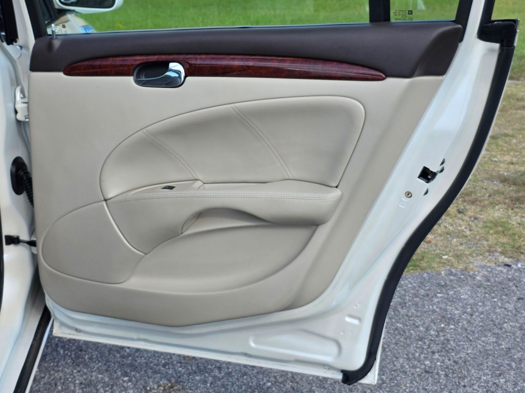 2007 Buick Lucerne Image 35