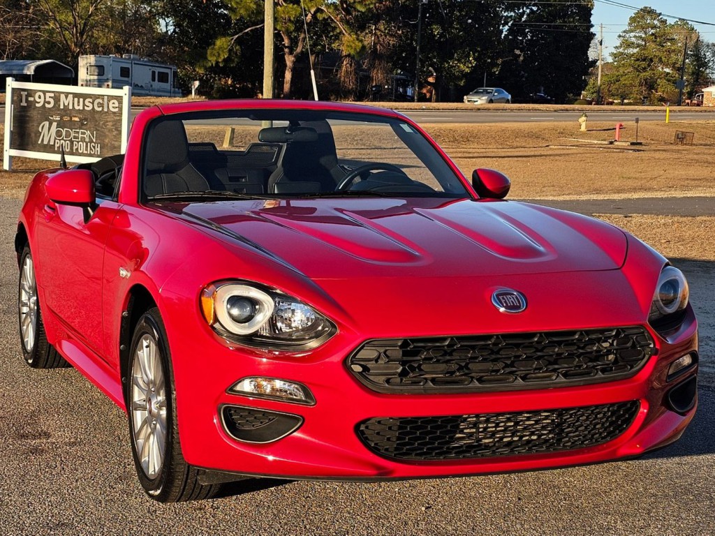 2019 FIAT 124 Spider Image 4