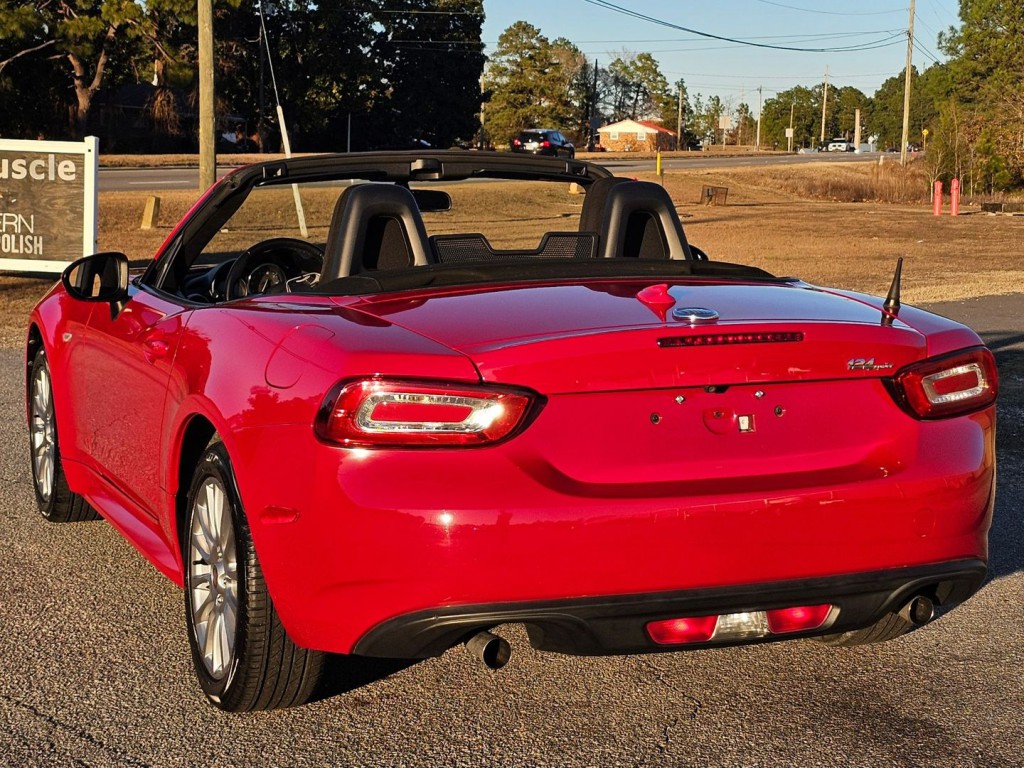 2019 FIAT 124 Spider Image 11