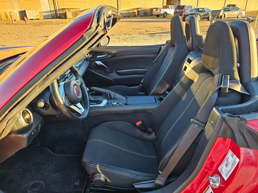 2019 FIAT 124 Spider Image 17
