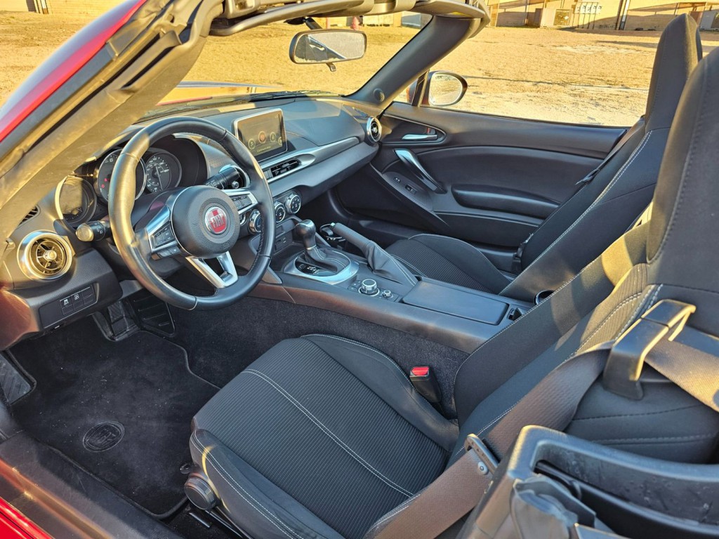 2019 FIAT 124 Spider Image 18