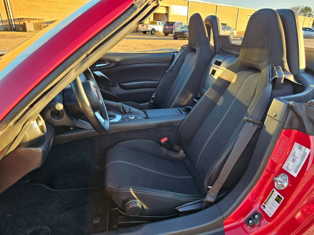 2019 FIAT 124 Spider Image 27
