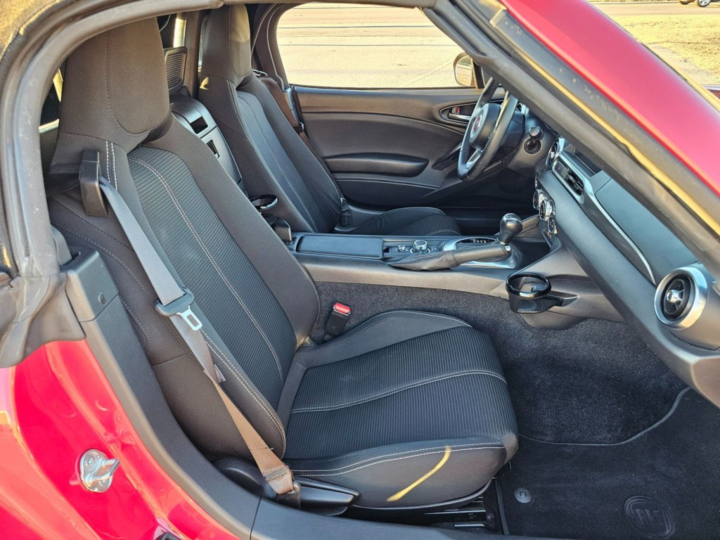 2019 FIAT 124 Spider Image 29