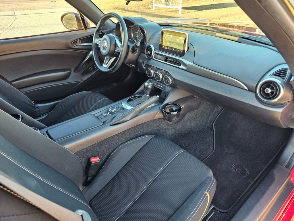 2019 FIAT 124 Spider Image 30