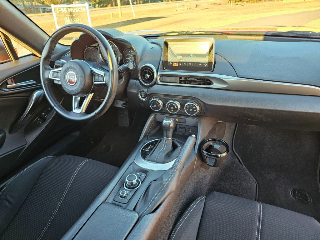 2019 FIAT 124 Spider Image 31