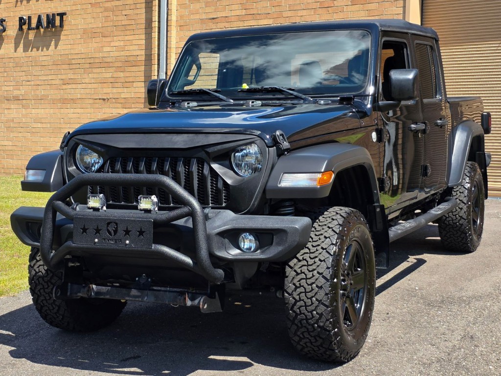 2020 Jeep Gladiator Image 2