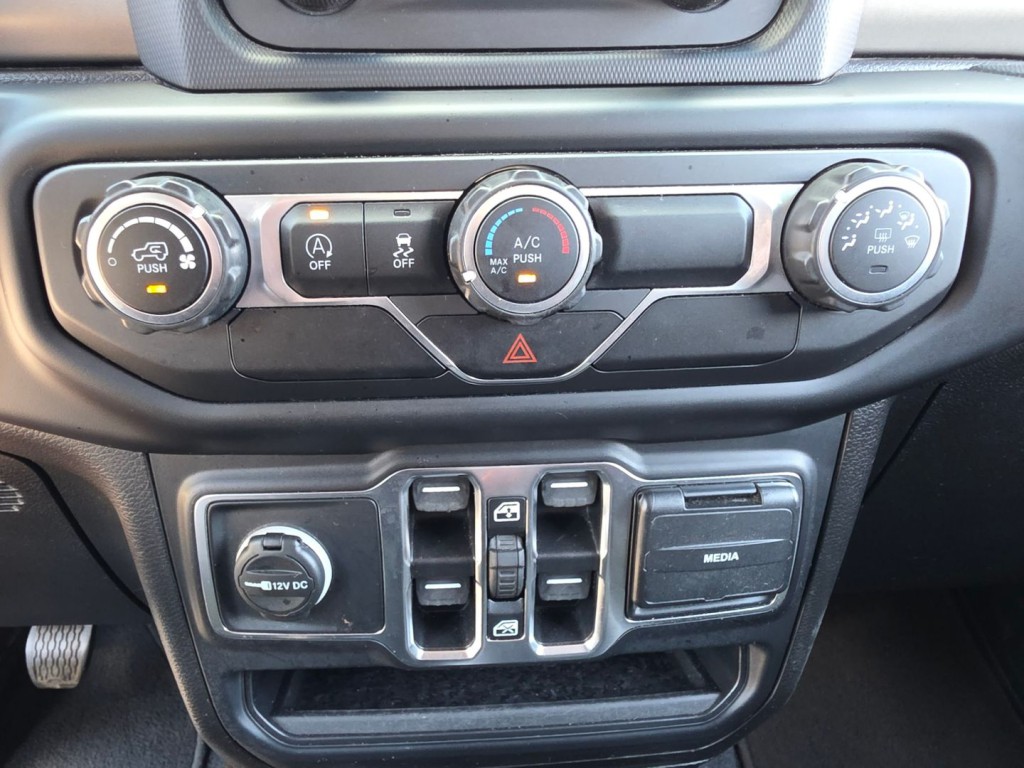2020 Jeep Gladiator Image 21