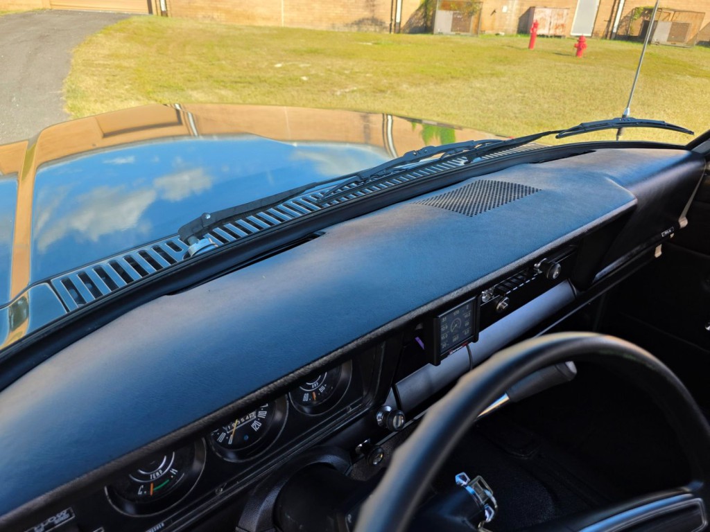 1974 Jeep Wagoneer Image 32