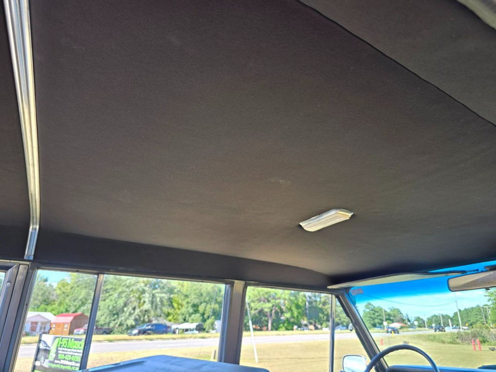 1974 Jeep Wagoneer Image 34