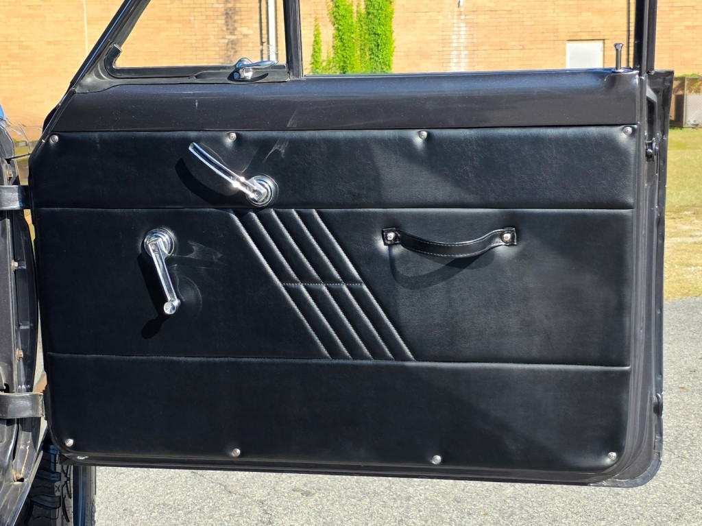 1974 Jeep Wagoneer Image 36