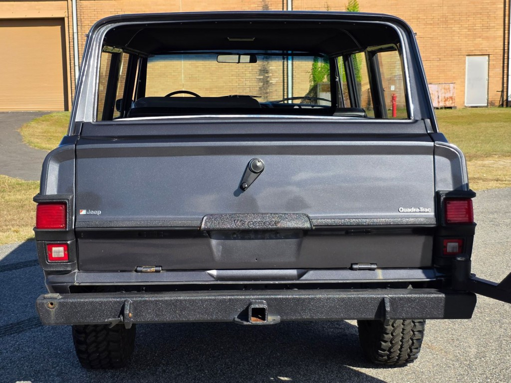 1974 Jeep Wagoneer Image 46