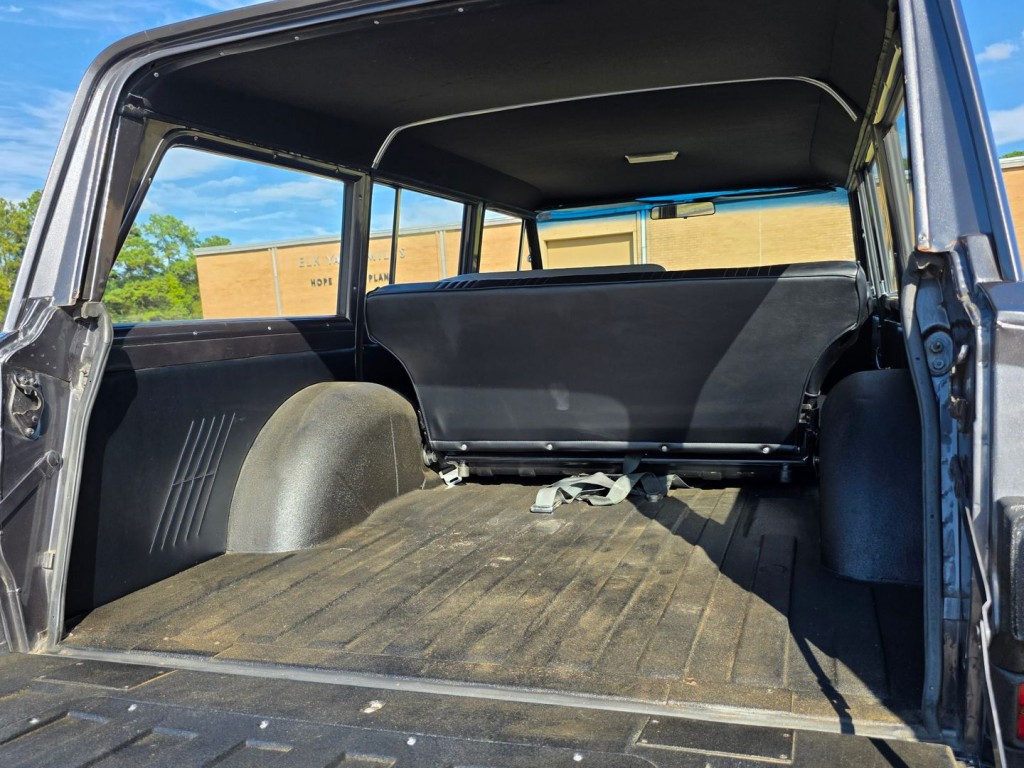 1974 Jeep Wagoneer Image 48