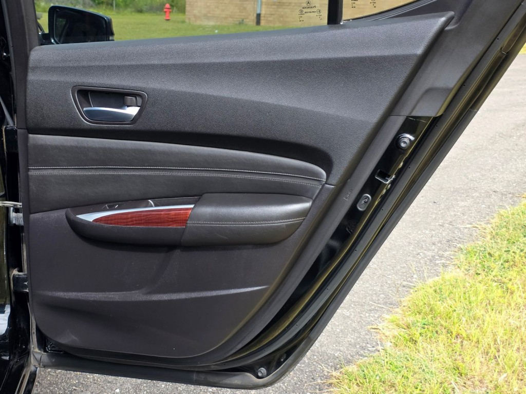 2015 Acura TL Image 40
