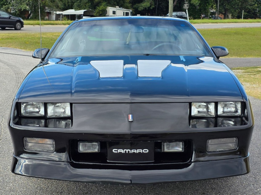 1989 Chevrolet Camaro Image 3