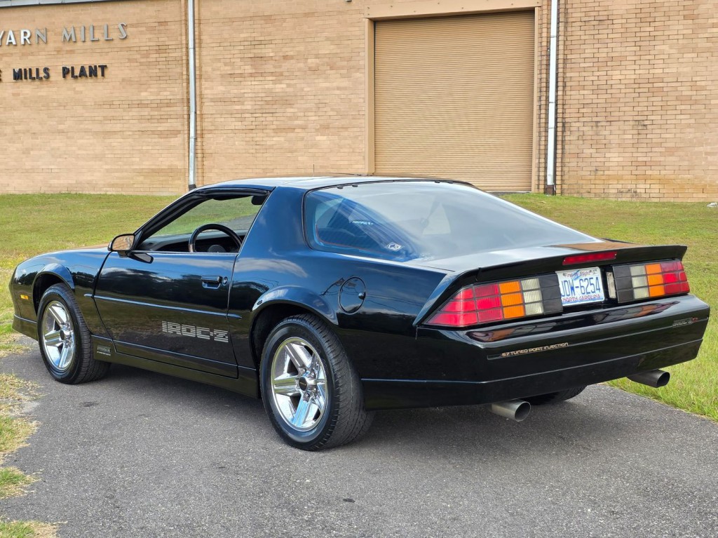 1989 Chevrolet Camaro Image 11