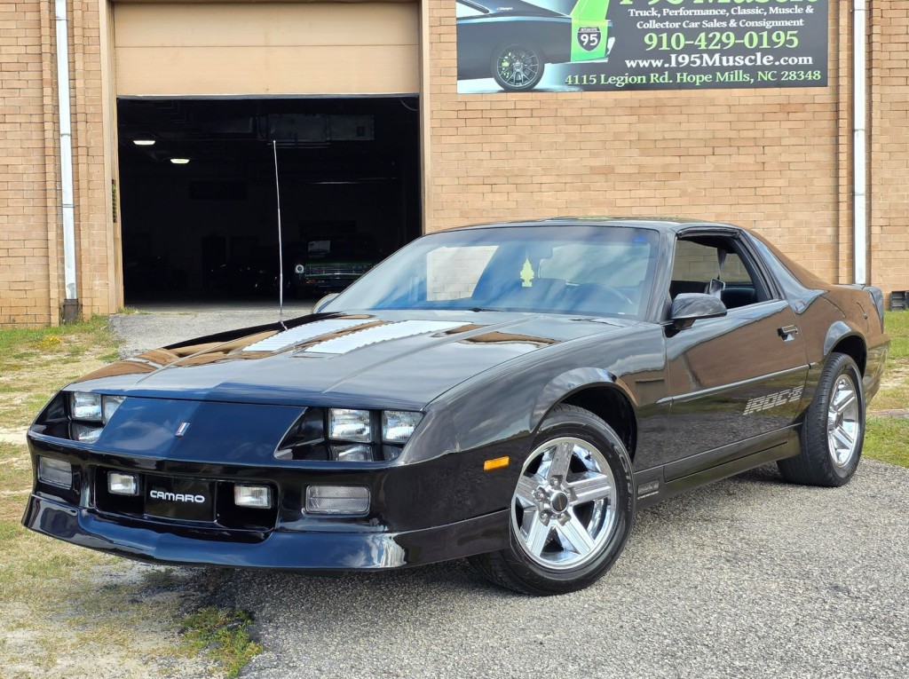 1989 Chevrolet Camaro Image 13