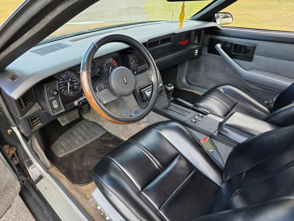 1989 Chevrolet Camaro Image 16