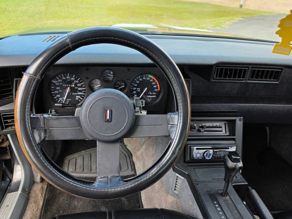 1989 Chevrolet Camaro Image 17
