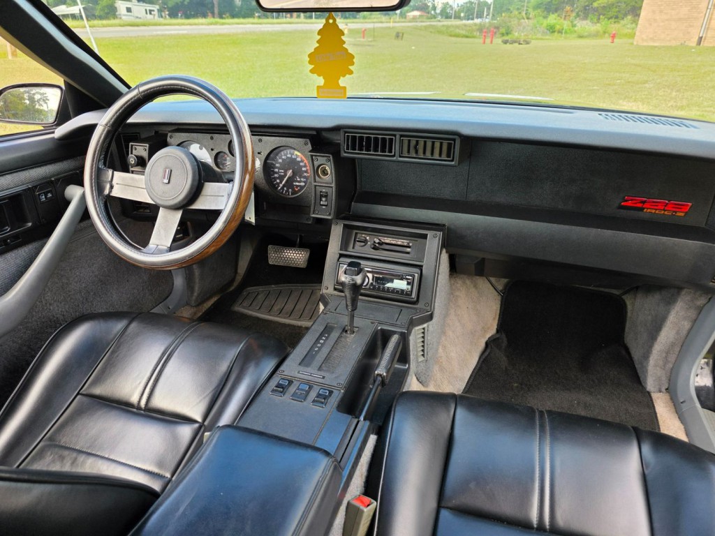 1989 Chevrolet Camaro Image 31