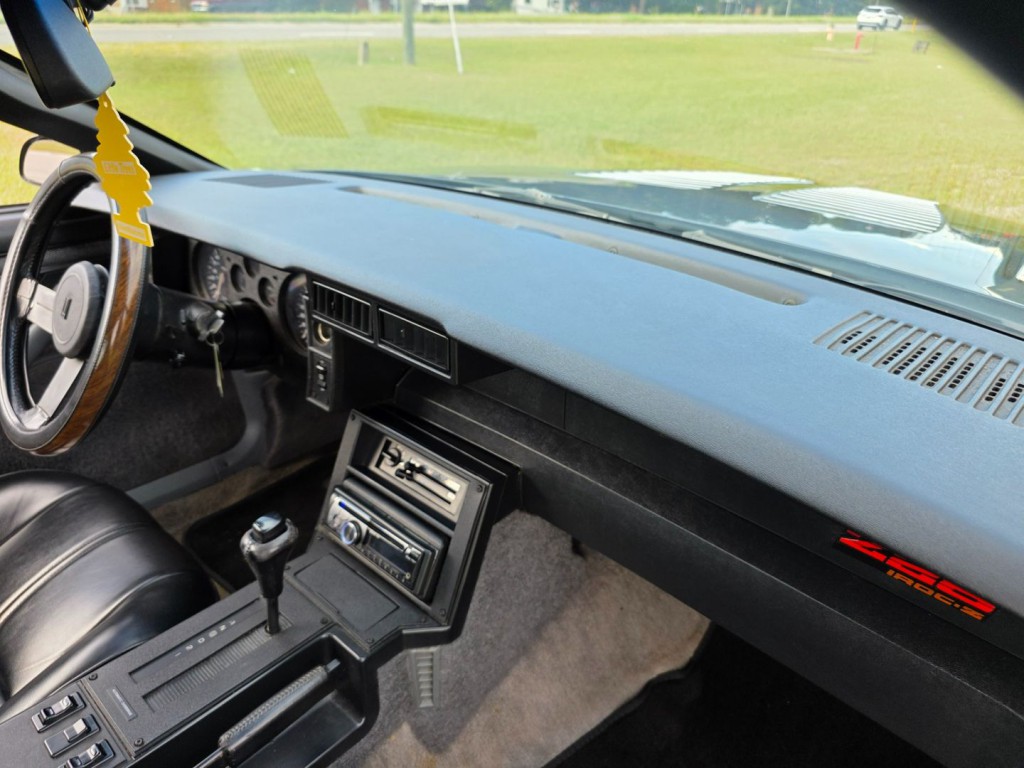 1989 Chevrolet Camaro Image 32