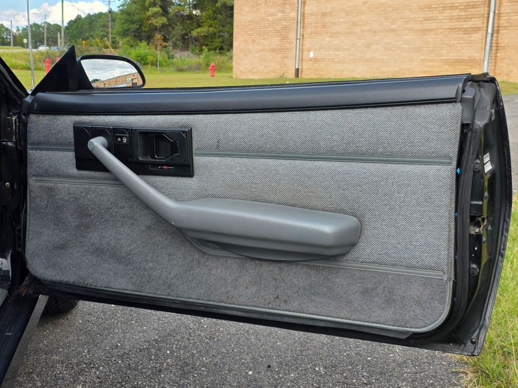1989 Chevrolet Camaro Image 37