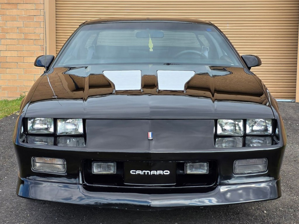 1989 Chevrolet Camaro Image 38
