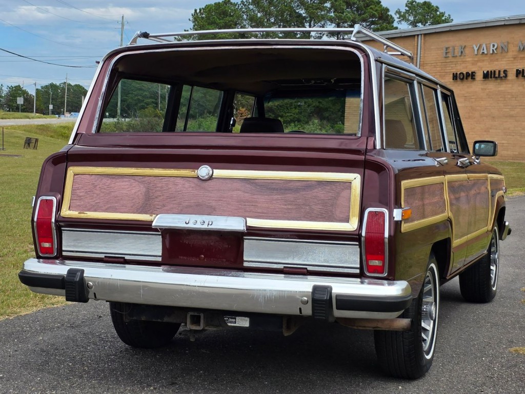 1987 Jeep Grand Cherokee Image 8
