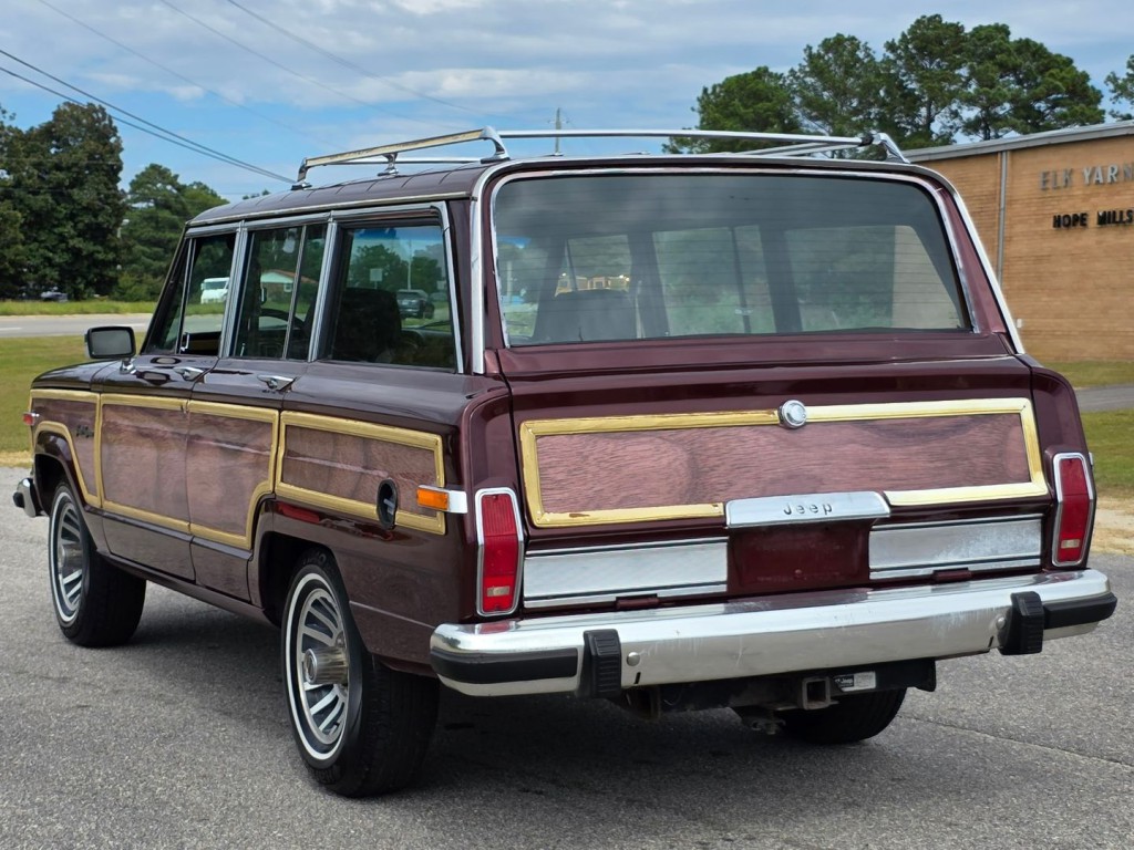 1987 Jeep Grand Cherokee Image 10