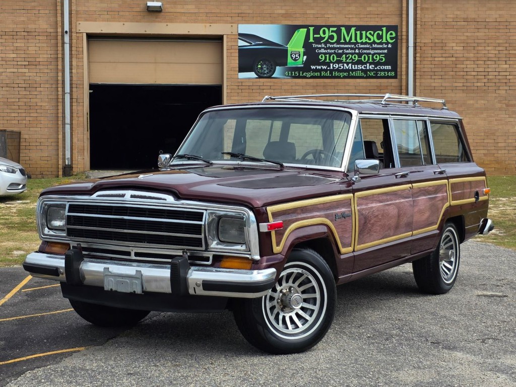 1987 Jeep Grand Cherokee Image 13